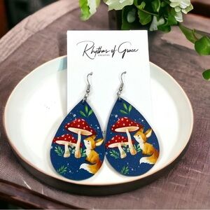 Whimsical Fox & Mushroom Teardrop Earrings: A Woodland Adventure Awaits! NWT 🦊🍄